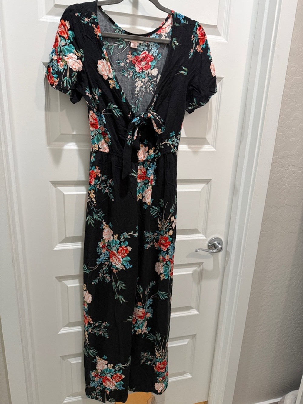 Band of Gypsies Black Floral Tie-Front Maxi Dress with Red and Teal Accents